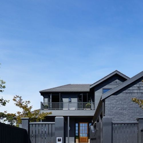 Striking And Bold Black Beauty: Cahill Built Modern Home black modern home