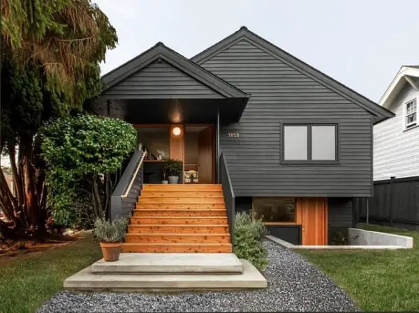 Sharp And Striking: A Modern Black Cottage Home black modern home