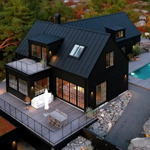 Luxurious And Experimental Black House Design: A Contemporary Masterpiece black modern home