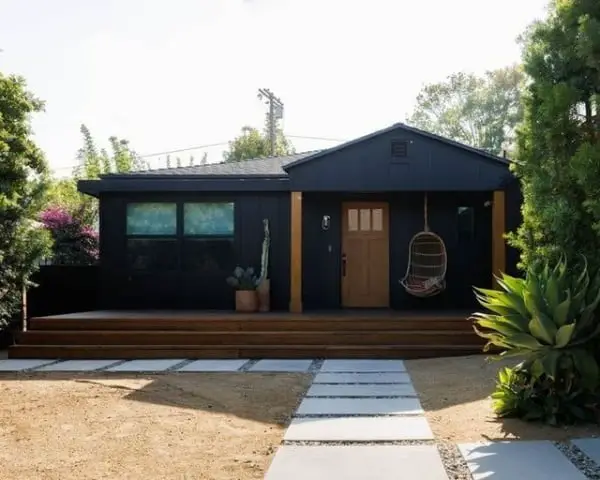 Efficient & Elegant: Tour This Black Modern House In LA! black modern home