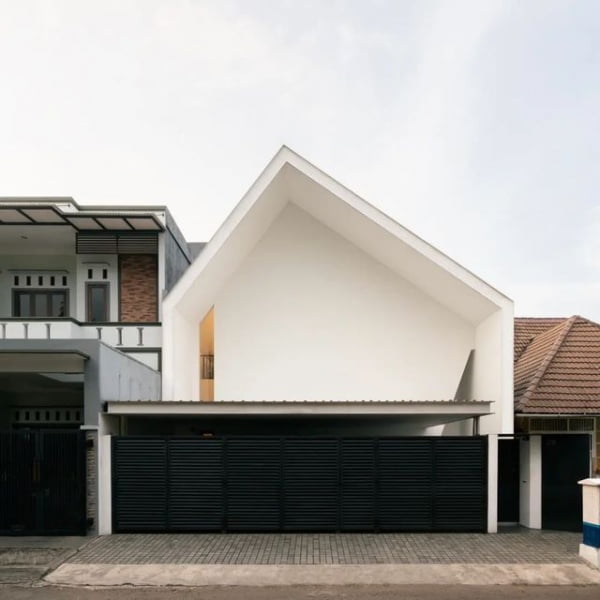 Tropical-Minimalist Luxury: An Indonesian Modern House Design boutique modern home