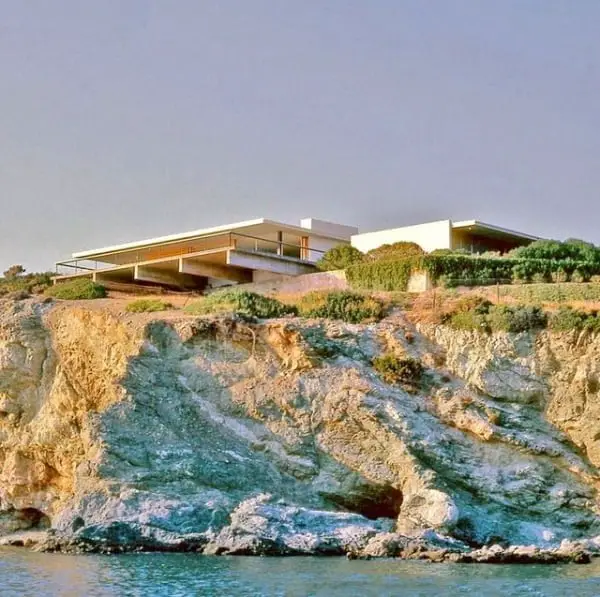 Seaside Greek Marvel: A Concrete Masterpiece Of Modern Architecture modern home view