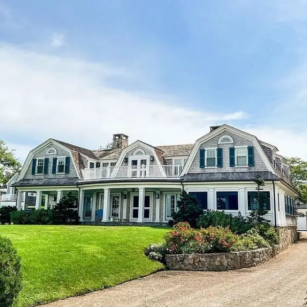 Idyllic Coastal Modern Getaway: A Double Gambrel Summer Home In Edgartown Martha's Vineyard coastal modern home