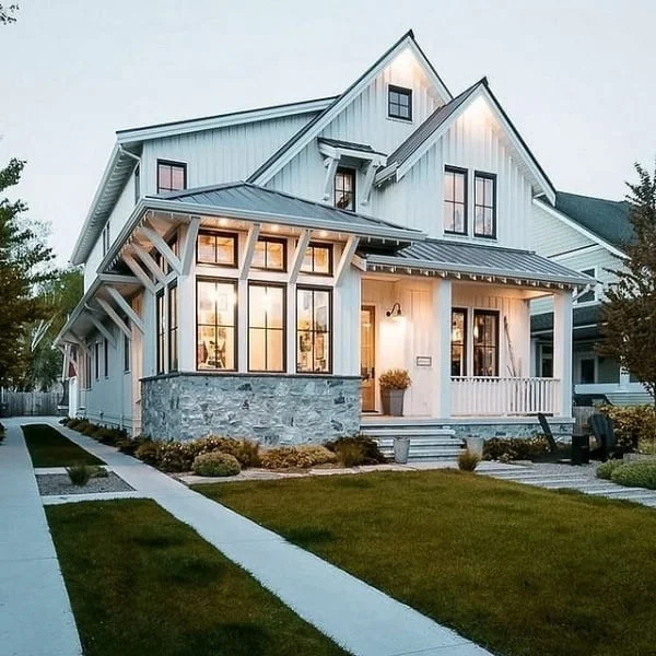 Luxury Coastal Farmhouse: A Perfect Blend Of Beach Vibes And Simplicity coastal modern home