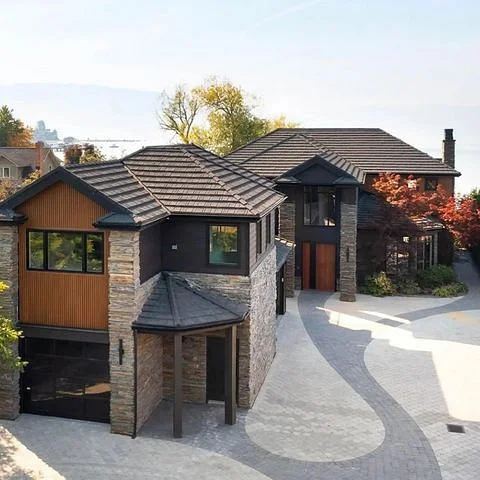Luxurious And Stylish Country Modern Home With Garage And Garden country modern home