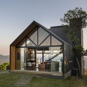 25 Industrial Modern Homes That Redefine Urban Living