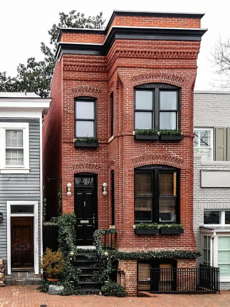 Glass and Brick Mix House